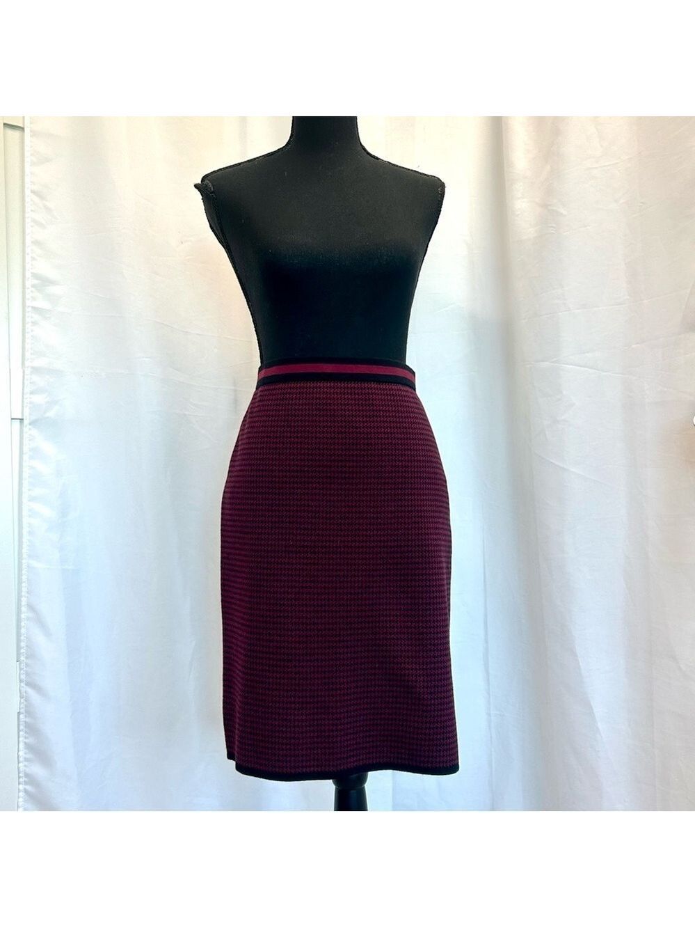 KARL Lagerfeld red Burgundy black geometric print knit pencil skirt Sz M NWT - Picture 11 of 11